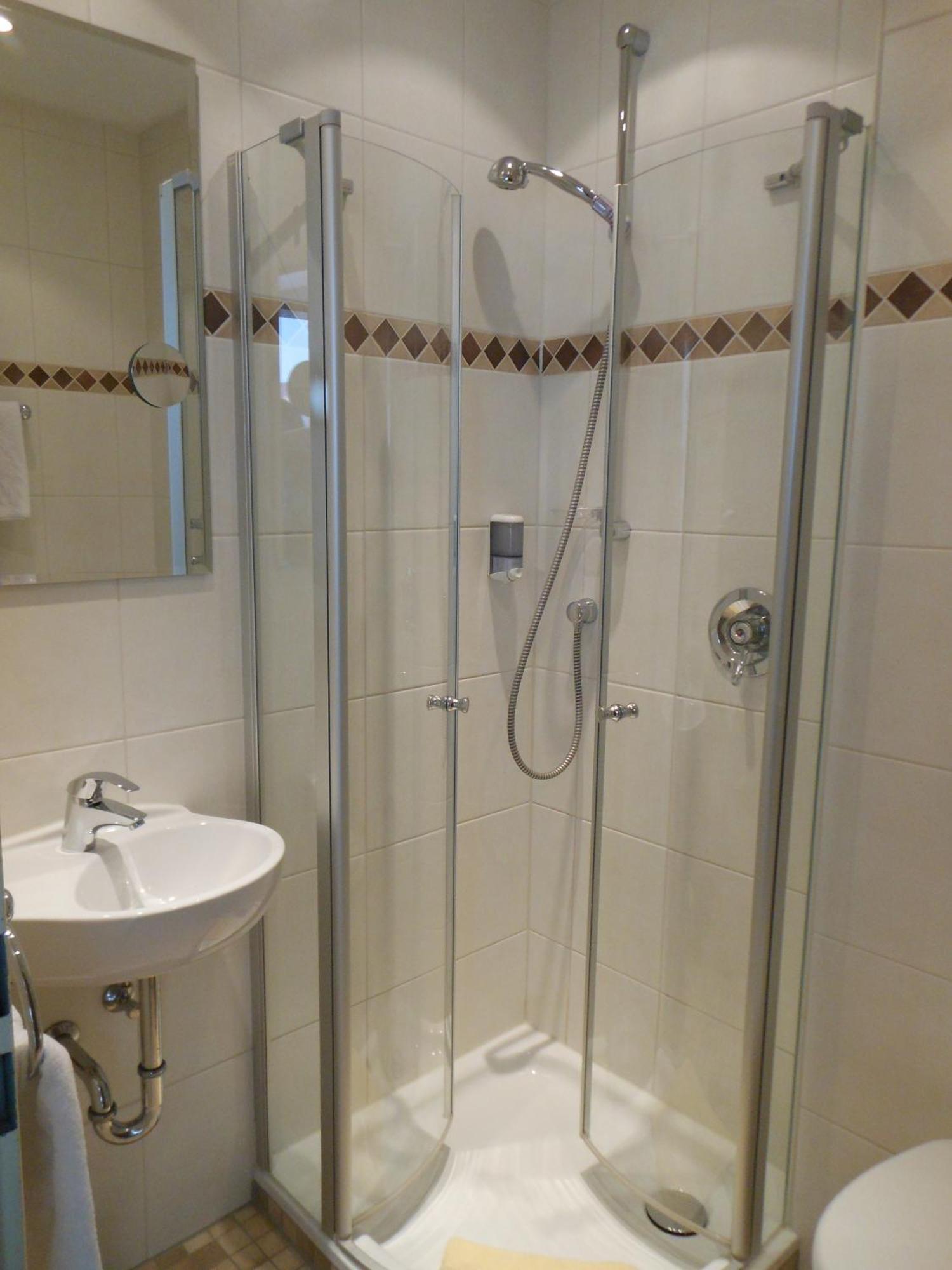 Hotel Pfeffermuehle Borchen ภายนอก รูปภาพ