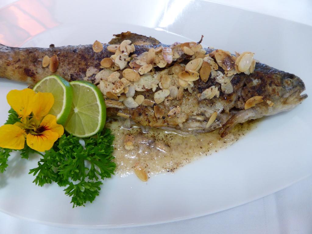 Hotel Pfeffermuehle Borchen ภายนอก รูปภาพ